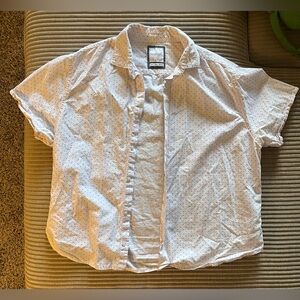 Men’s polka dot button up, slim fit, size L
